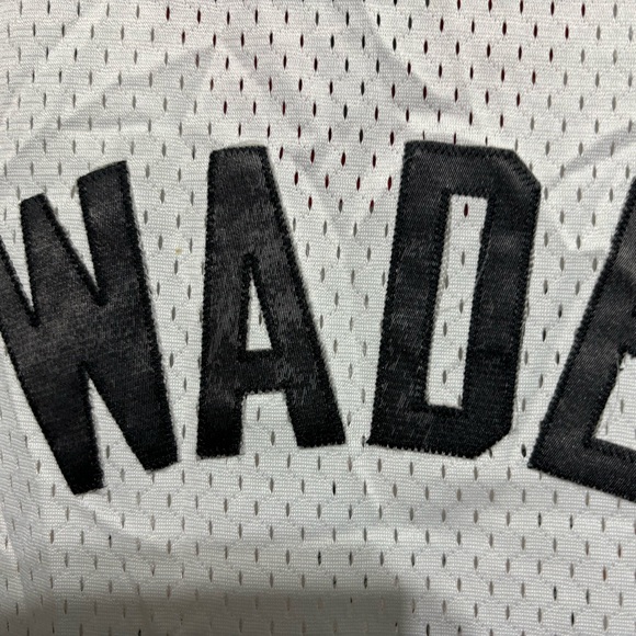 Dwayne Wade Heat NBA Adidas white basketball Jersey, men’s large - Picture 3 of 10